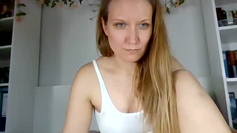 Snapshot of candy_cougar82 chatting on July 10, 2026, 8:07 am Candy Cougar online show from July 10, 2026, 8:07 am