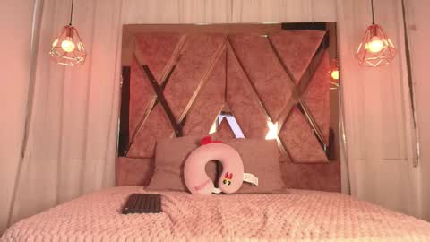 CANDY  online show from September 17, 2025, 8:10 pm