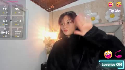 Candy hot online show from October 4, 2025, 3:21 pm