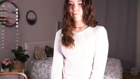 Leya online show from September 23, 2025, 3:37 pm
