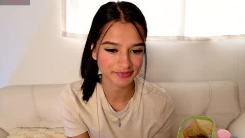 Candy online show from November 27, 2025, 5:26 pm