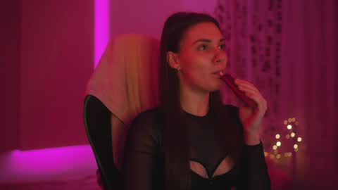 Snapshot of candy_strom chatting on April 3, 2026, 10:52 pm Candy online show from April 3, 2026, 10:52 pm