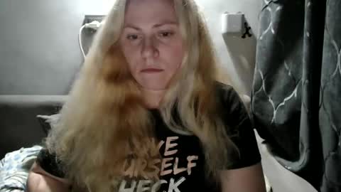 Laura online show from January 19, 2025, 1:21 am