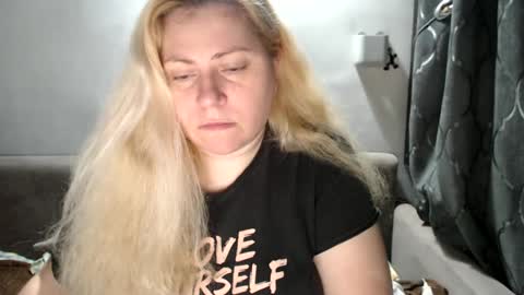 Laura online show from January 19, 2025, 2:59 pm