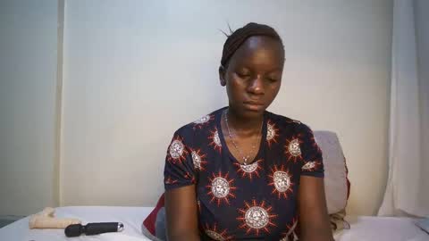 candycurly_ online show from February 4, 2025, 10:54 am