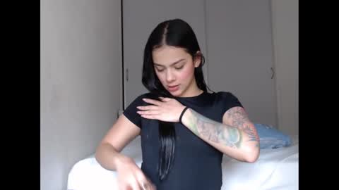 Sara online show from September 20, 2025, 11:28 pm