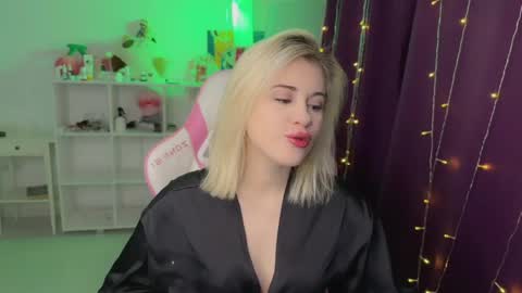 You can call me HH online show from December 15, 2025, 5:39 pm