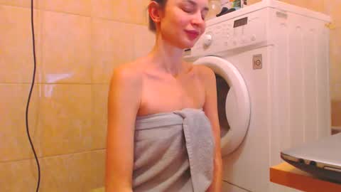 CANDYJESx online show from December 18, 2024, 12:29 pm