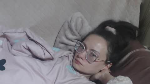 say meow and send tip  online show from April 2, 2026, 10:51 pm