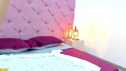 Snapshot of candyllucy chatting on February 5, 2025, 11:28 pm candyllucy online show from February 5, 2025, 11:28 pm