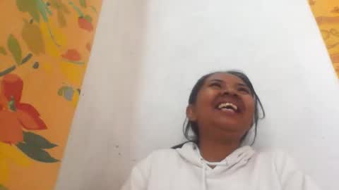 Snapshot of candysourensx chatting on June 3, 2026, 5:32 am CandySourensx online show from June 3, 2026, 5:32 am