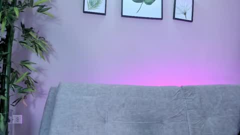 Snapshot of candyy_bella chatting on February 14, 2025, 10:47 pm Isabella online show from February 14, 2025, 10:47 pm