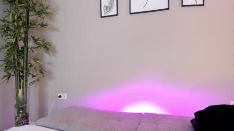 Snapshot of candyy_bella chatting on February 21, 2025, 9:54 pm Isabella online show from February 21, 2025, 9:54 pm