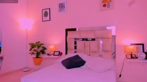 Candy online show from September 27, 2025, 6:57 pm