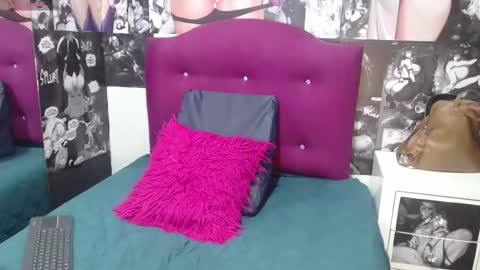 Snapshot of canela_a73 chatting on September 8, 2025, 5:56 pm Canela online show from September 8, 2025, 5:56 pm