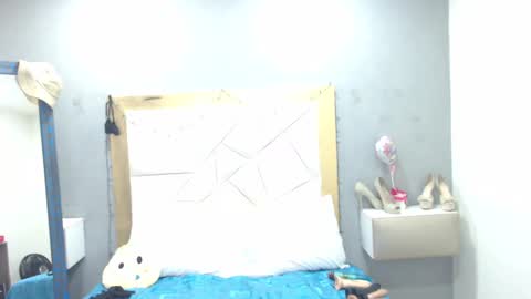 Canela online show from February 19, 2025, 7:16 pm