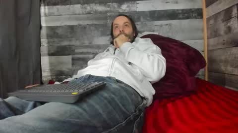 canuk1983 online show from February 1, 2025, 9:29 pm