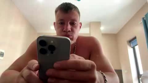 Snapshot of capt_oliver chatting on September 12, 2025, 5:29 am follow my twitter online show from September 12, 2025, 5:29 am