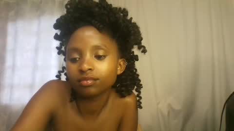 Snapshot of carababey chatting on April 8, 2026, 2:06 pm carababey online show from April 8, 2026, 2:06 pm