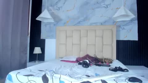 Cara  online show from December 16, 2025, 2:33 pm