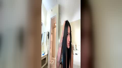 caramelmami26 online show from June 13, 2026, 1:14 am