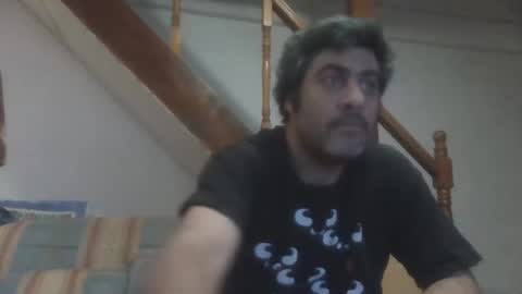 caravibugue online show from November 11, 2025, 4:12 am