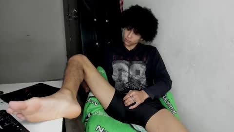 Carlos and Cristian  online show from December 16, 2025, 4:39 am