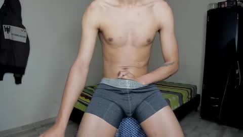 Carlos and Cristian  online show from March 10, 2026, 3:33 am