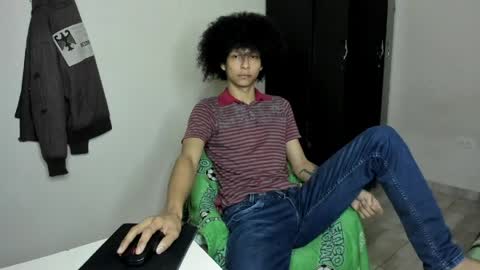 Snapshot of cardrey05 chatting on May 1, 2026, 1:21 am Carlos and Cristian online show from May 1, 2026, 1:21 am