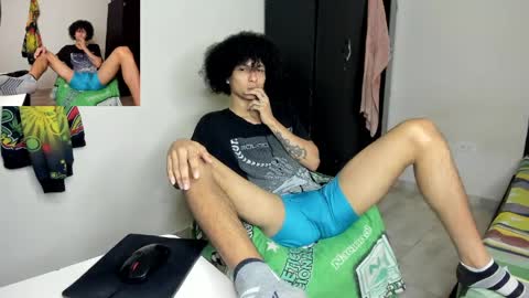 Snapshot of cardrey05 chatting on May 5, 2026, 6:43 am Carlos and Cristian online show from May 5, 2026, 6:43 am