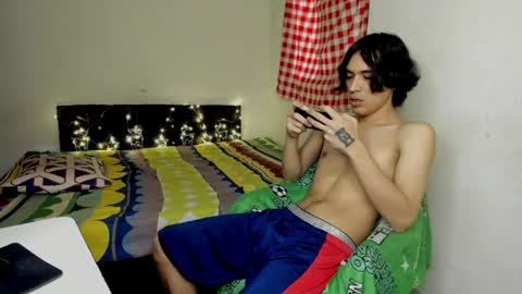 Snapshot of cardrey05 chatting on May 22, 2026, 6:46 pm Carlos and Cristian online show from May 22, 2026, 6:46 pm