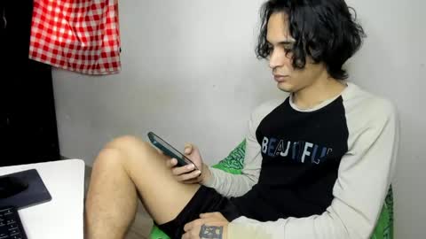 Snapshot of cardrey05 chatting on May 27, 2026, 7:00 pm Carlos and Cristian online show from May 27, 2026, 7:00 pm