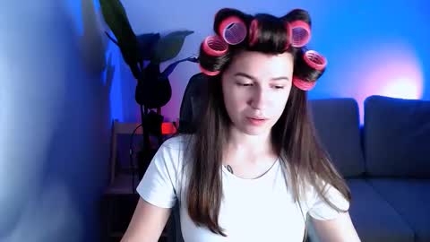 Mary online show from November 30, 2025, 10:14 pm