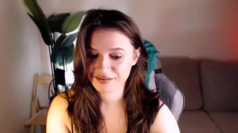 Mary online show from December 5, 2025, 4:43 am