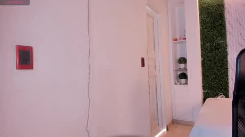 Carina online show from October 16, 2025, 1:01 pm