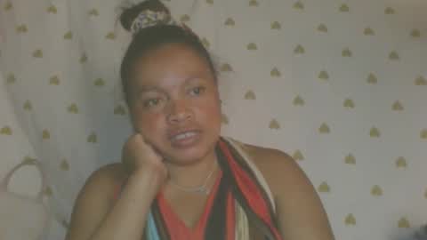 Snapshot of carinesexy69 chatting on May 8, 2026, 10:09 am carinesexy69 online show from May 8, 2026, 10:09 am
