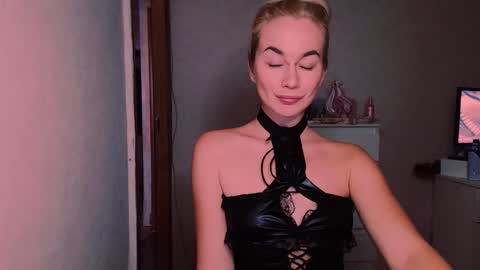 Carin online show from October 6, 2025, 7:33 pm