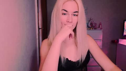 Carin online show from October 21, 2025, 7:25 pm