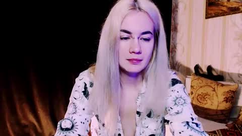 Carin online show from December 3, 2025, 6:54 am