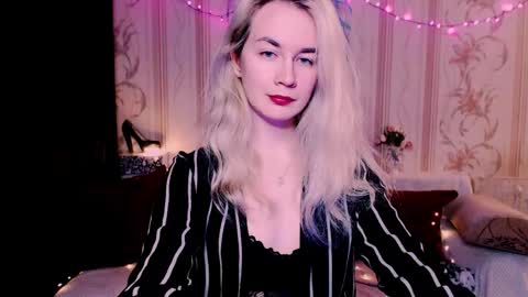 Snapshot of carinfox chatting on April 21, 2026, 6:12 pm Carin online show from April 21, 2026, 6:12 pm