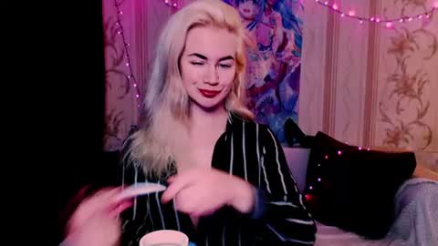 Snapshot of carinfox chatting on June 15, 2026, 2:47 am Carin online show from June 15, 2026, 2:47 am