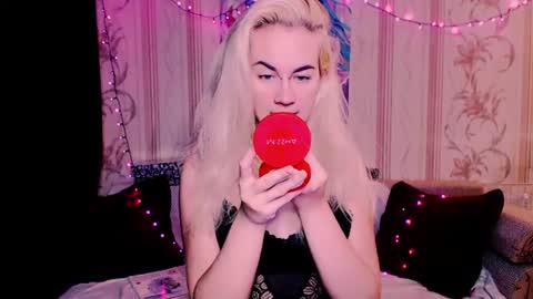Snapshot of carinfox chatting on June 29, 2026, 6:30 pm Carin online show from June 29, 2026, 6:30 pm