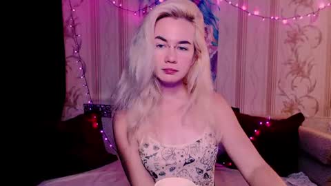 Snapshot of carinfox chatting on July 5, 2026, 4:36 pm Carin online show from July 5, 2026, 4:36 pm