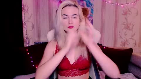 Snapshot of carinfox chatting on July 8, 2026, 6:07 am Carin online show from July 8, 2026, 6:07 am