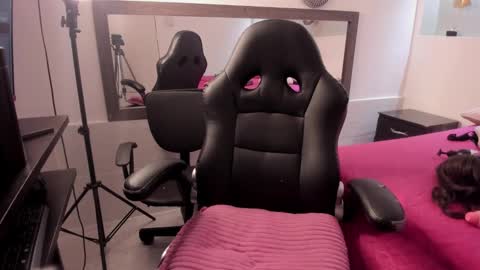 carla and robert online show from March 12, 2025, 10:16 am