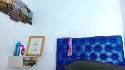 Carla online show from December 24, 2024, 1:50 pm