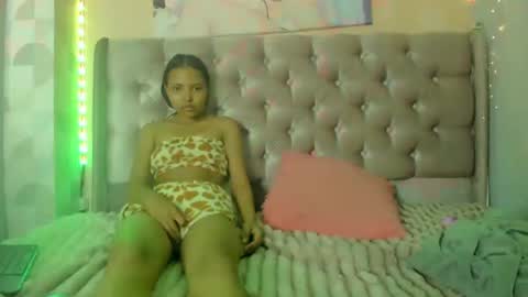 Snapshot of carla_camila chatting on June 20, 2026, 4:54 pm Carla y Camila online show from June 20, 2026, 4:54 pm