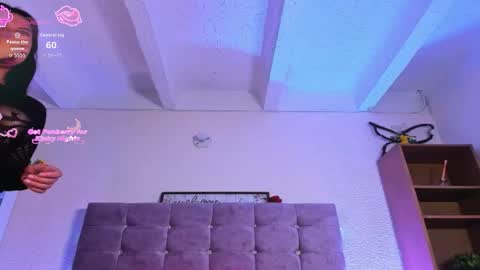 Carla online show from November 6, 2025, 3:51 am