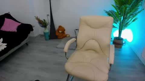 Snapshot of carla_shine chatting on January 14, 2026, 5:35 am carla_shine online show from January 14, 2026, 5:35 am