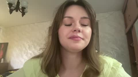 Lesly online show from April 23, 2026, 12:04 pm